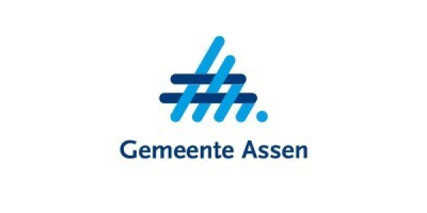 Logo van Gemeente Assen met blauwe lijnen.